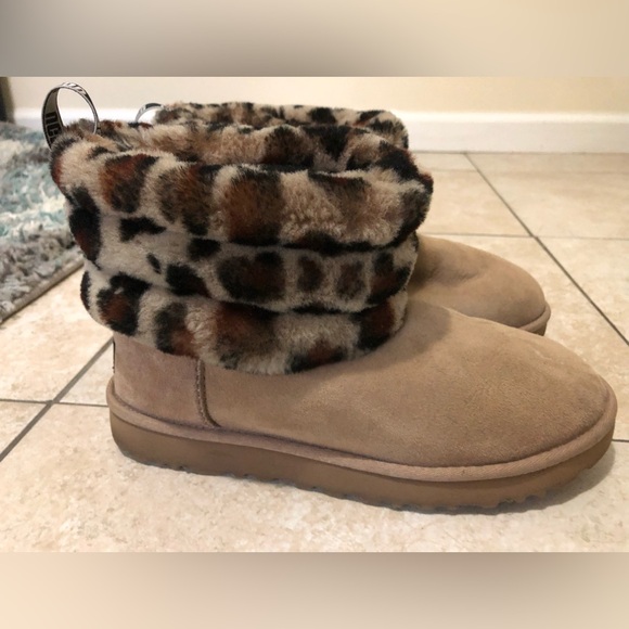 UGG Boots - Picture 2 of 7
